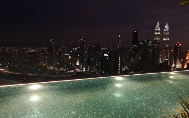 Expressionz Professional Suites by Sin Yin