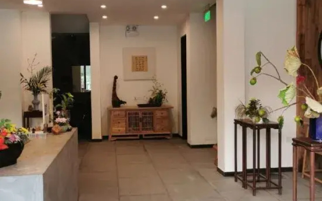 Fuyun Yizhan Hostel