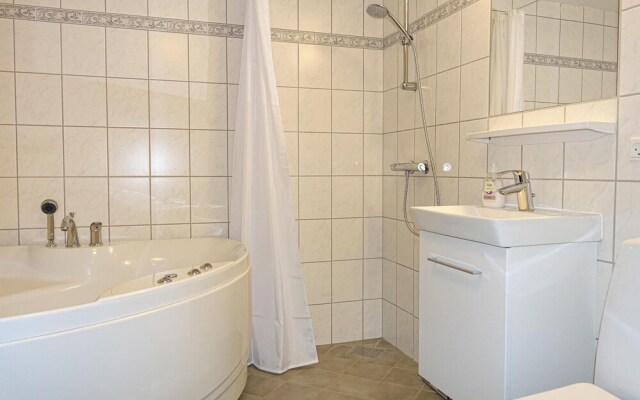 Nice Apartment in Allinge With 1 Bedrooms and Wifi