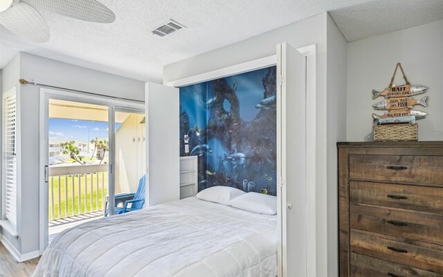 Sandpiper Cove 8236 Studio Bedroom Condo by RedAwning