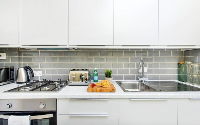 Fantastic 1BR flat in Arsenal!