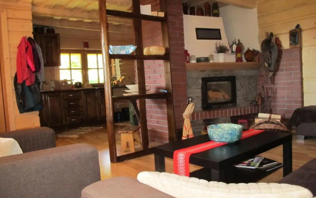 Domek drewniany w górach