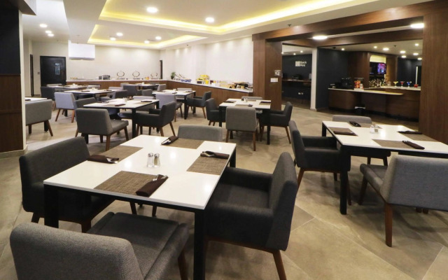 Courtyard by Marriott Monterrey Airport