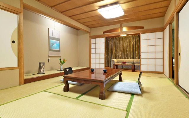 Yuraku Hotel