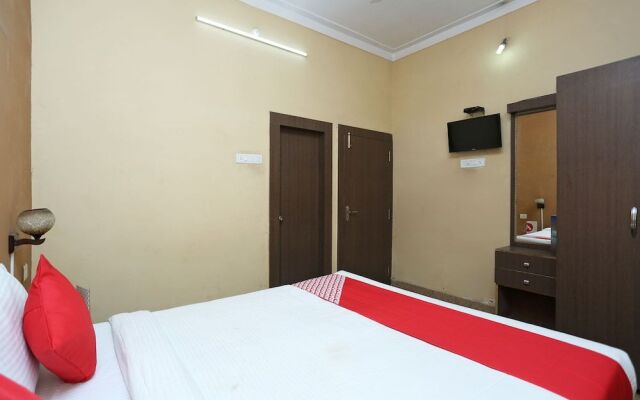 OYO 12777 Hotel Classic