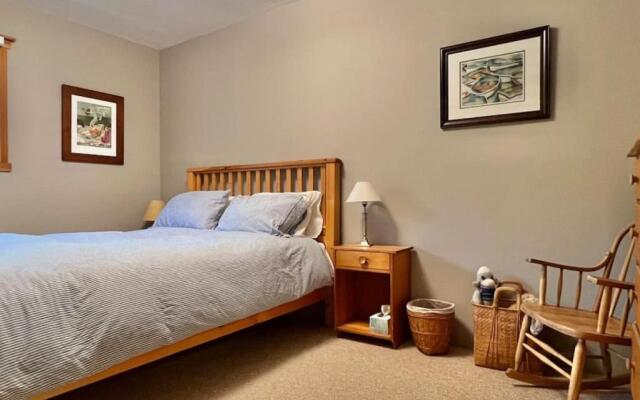 Beautiful 2 bedroom home with ocean and sunset views