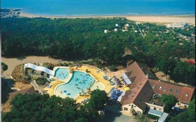 Bungalow With 3 Bedrooms in Saint-brevin-les-pins, With Pool Access, F