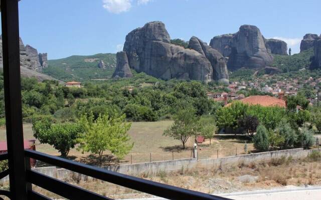 Grand Meteora Hotel