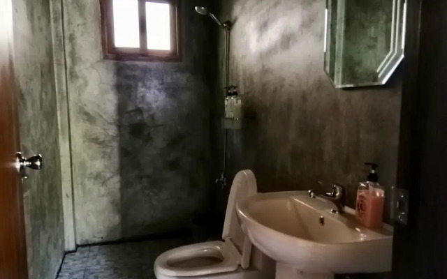 Ilakai Hostel - Adults Only