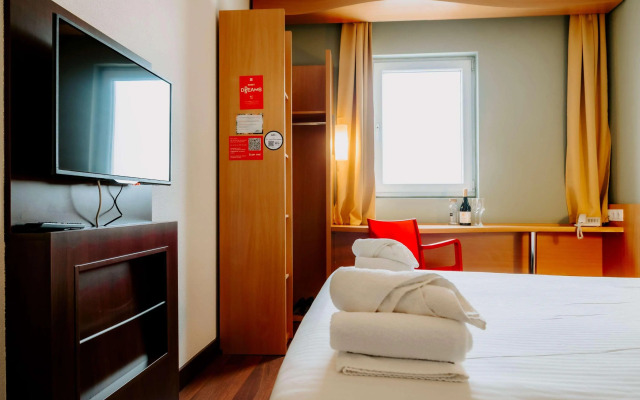 Ibis Sofia Airport