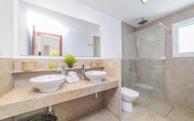 Villa Ambient / Sa Finqueta