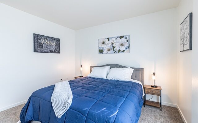 Modern 2br Apartment On Gordon St Hollywood 2 Bedroom Apts by RedAwning