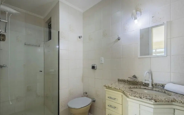 2 Bdrm apt 250m From the Beach in Center Sdc0601