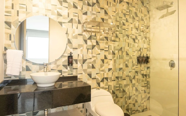 w Lovely 1BR w AC Near Ciudad Amurallada