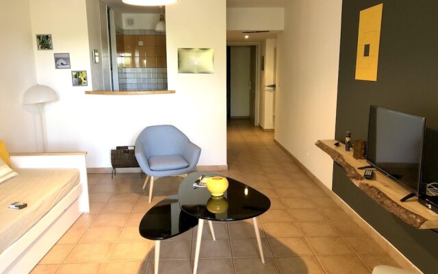 Apartment With one Bedroom in Saint-pierre, With Enclosed Garden and W - фото 4