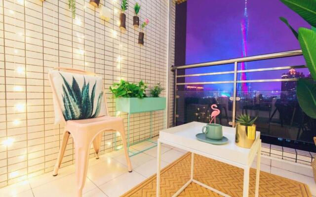 Guangzhou Haizhu·Pearl Shadow Star City· Locals Apartment 00138600