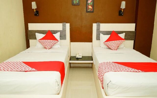 Oyo 629 Grand Vella Hotel