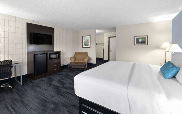 Baymont Inn and Suites by Wyndham Farmington, MO
