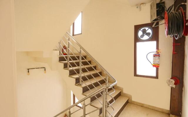 Fabhotel Royal Touch