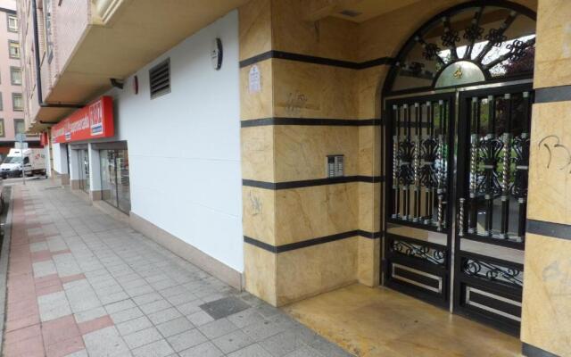 www Apartamento Conde de León wordpress com Parking opcional