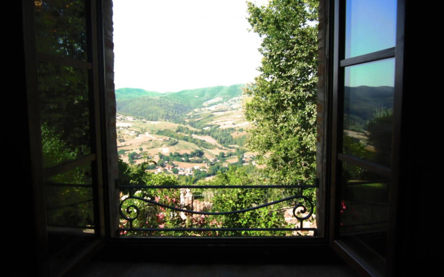 Castello Di Cisterna