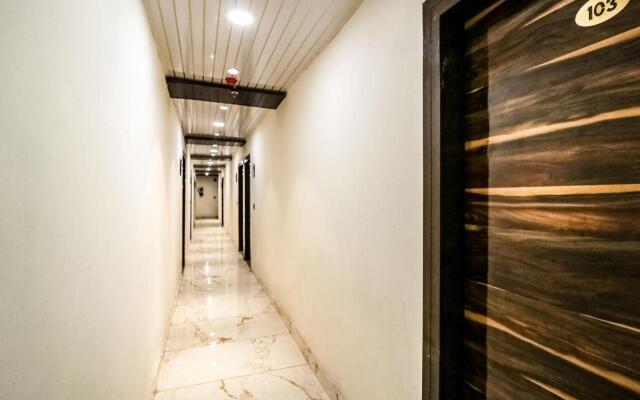 OYO 65601 JPS Galaxy Hotel