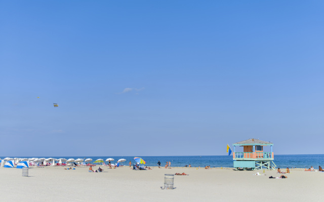 Hilton Vacation Club Crescent on South Beach Miami