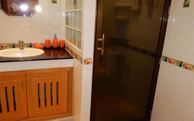 Relaxing Palm Pool Villa