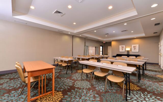 Staybridge Suites O'Fallon Chesterfield by IHG