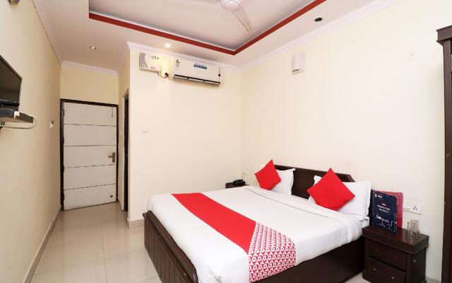 OYO 4073 Hotel Esskay