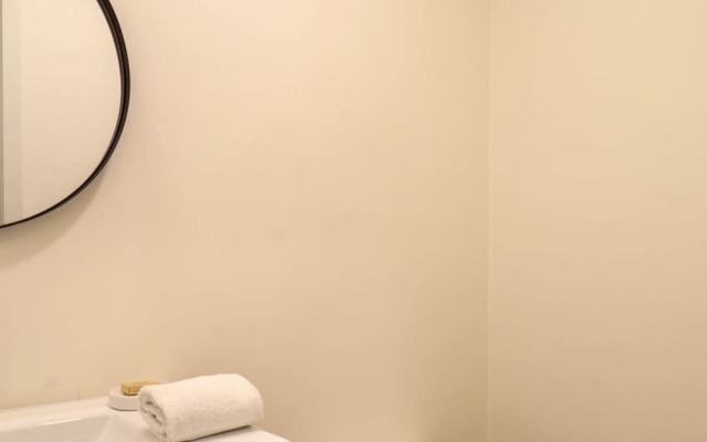 w Picturesque 2BR in the Heart of Miraflores