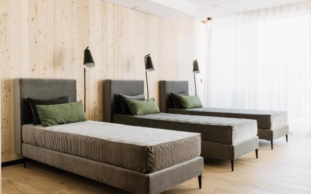 Lacumontes Lake View Apartments