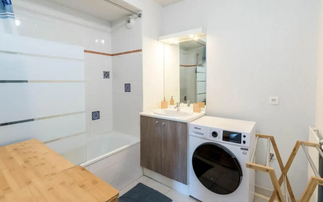 La loge du Minotaure, cosy, parking et bureaux