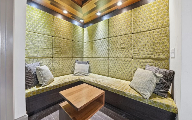 Chic 2BR w Pool Pet-friendly Unit 14