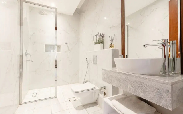 Luxurious 2-bedroom Flat With Relaxation Space