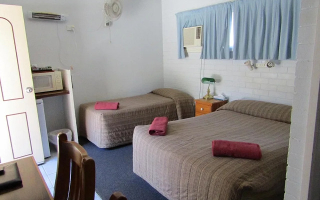 Beach Drive Motel