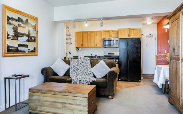 Lake View Ski Chalet