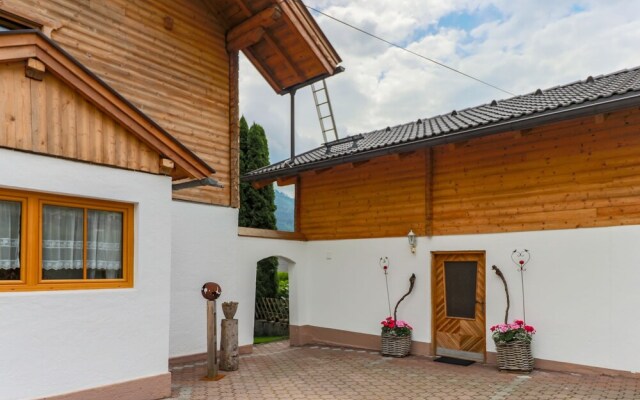 Cozy Holiday Home in Piesendorf near Ski Area