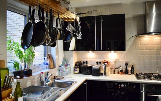 2 Bedroom House With Garden in Bermondsey