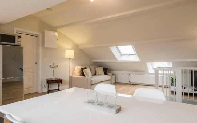 Beautiful penthouse near Rai and centre
