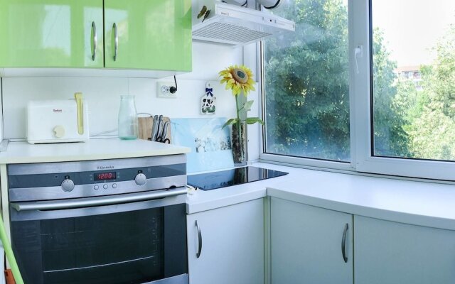 FM Economy 2-BDR Apartment - Joy Family - Varna