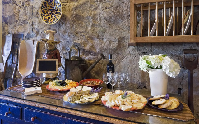 Maison Fleurie, A Four Sisters Inn
