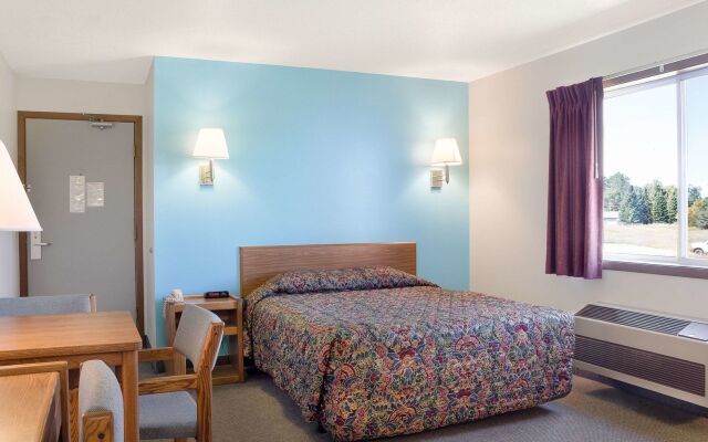 Rodeway Inn Pine River