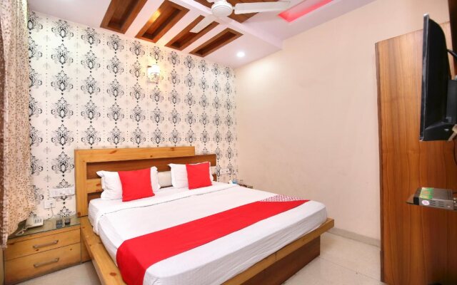 Hotel GST Grand Plaza