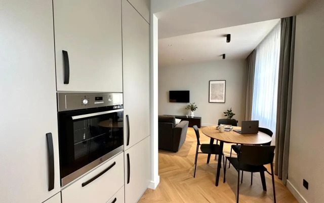 Silver Apartment