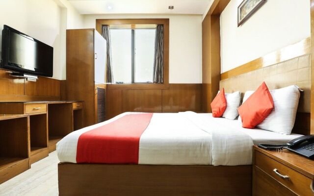 Oyo 43670 Hotel Apra Deluxe