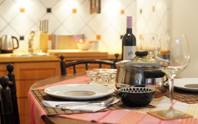 Hi5 Apartments - Ruin Bar District