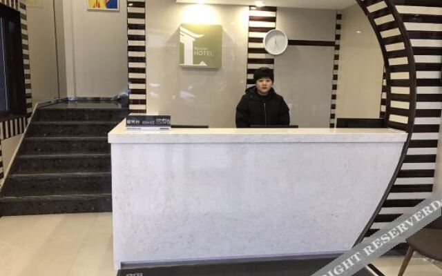 Changee Hotel MINI (Shanghai Zhoupu Fanrong Road Subway Station)