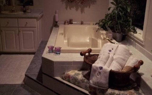 The Country Cedar Inn