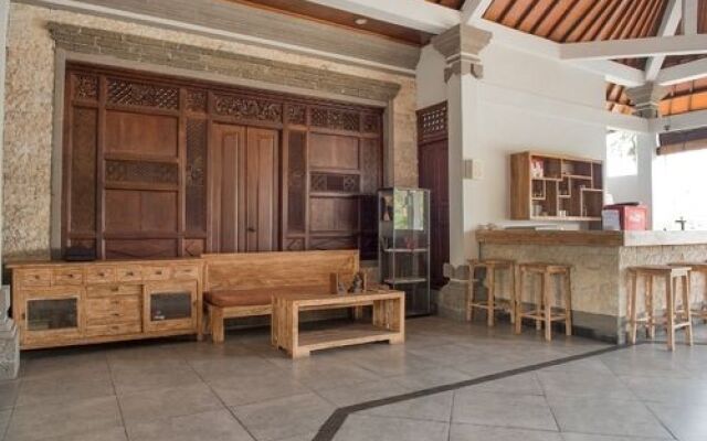 巴厘岛艾瑞水明漾 巴图贝灵16号(Airy Seminyak Kerobokan Batu Belig 16 Bali)